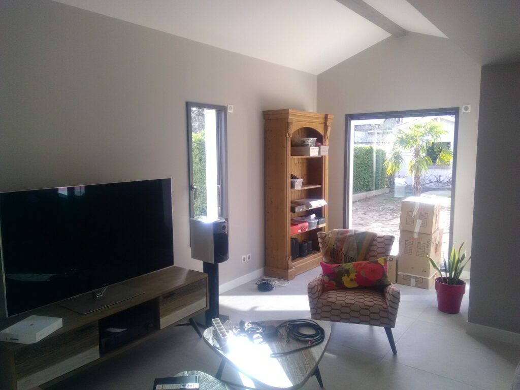 Menuisier et rénovation pour fenêtres et menuiseries en PVC, bois, aluminium et isolation thermique Lyon, Tarare, Feurs, Panissières