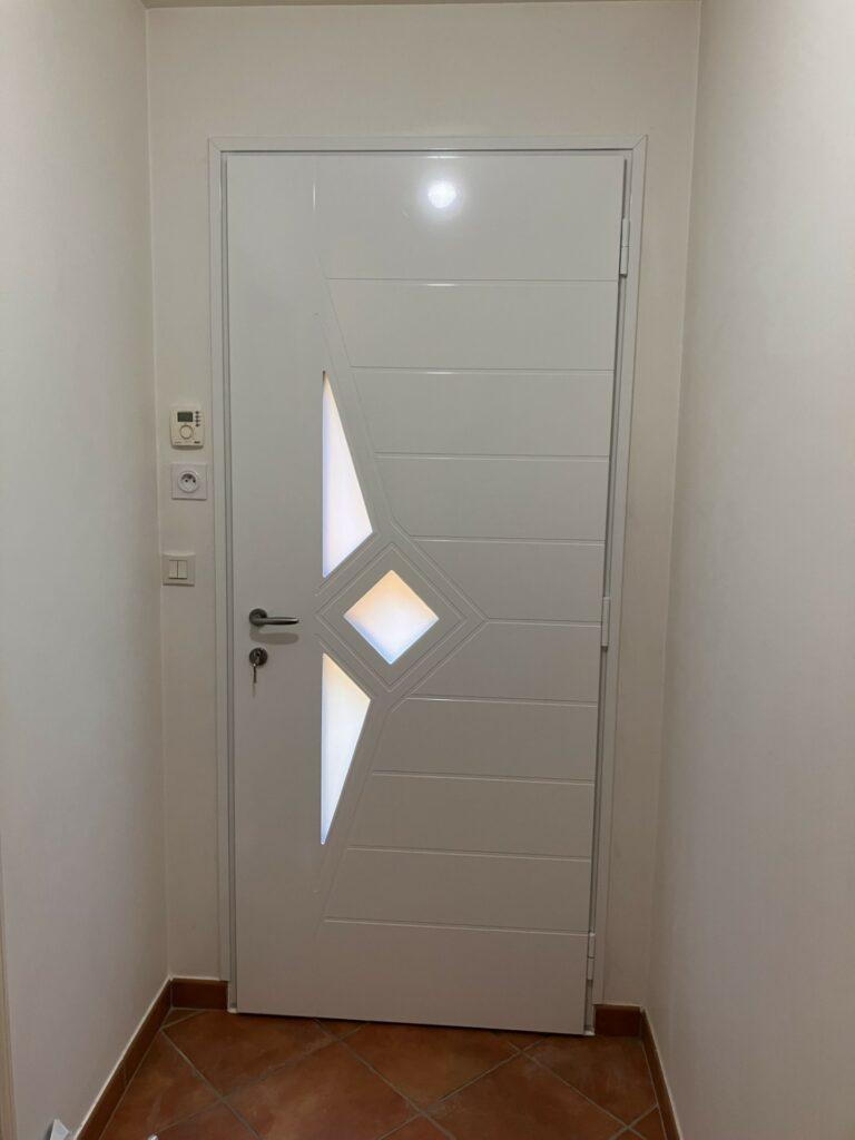 Porte d’entrée vitrée avec isolation thermique
